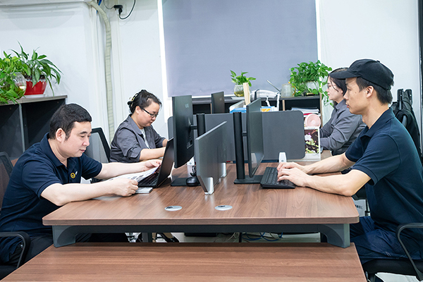 Ruilong R&D engineers developing custom interface boards for Sony zoom camera secondary development